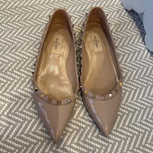 ROCKSTUD FLAT! VALENTINO!